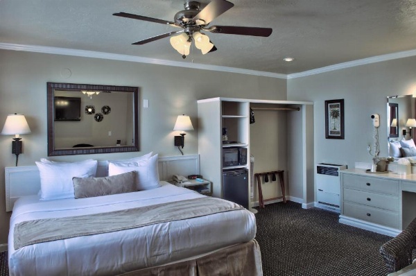 Lovers Point Inn image 11