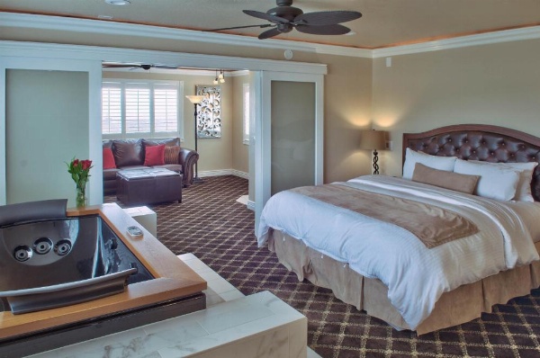 Lovers Point Inn image 8